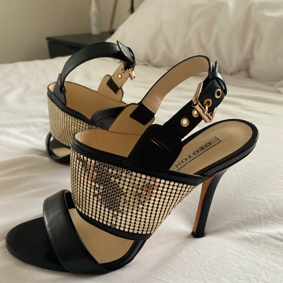 Oroton Shoes - Vintage Oroton gold glomesh and leather stiletto s36